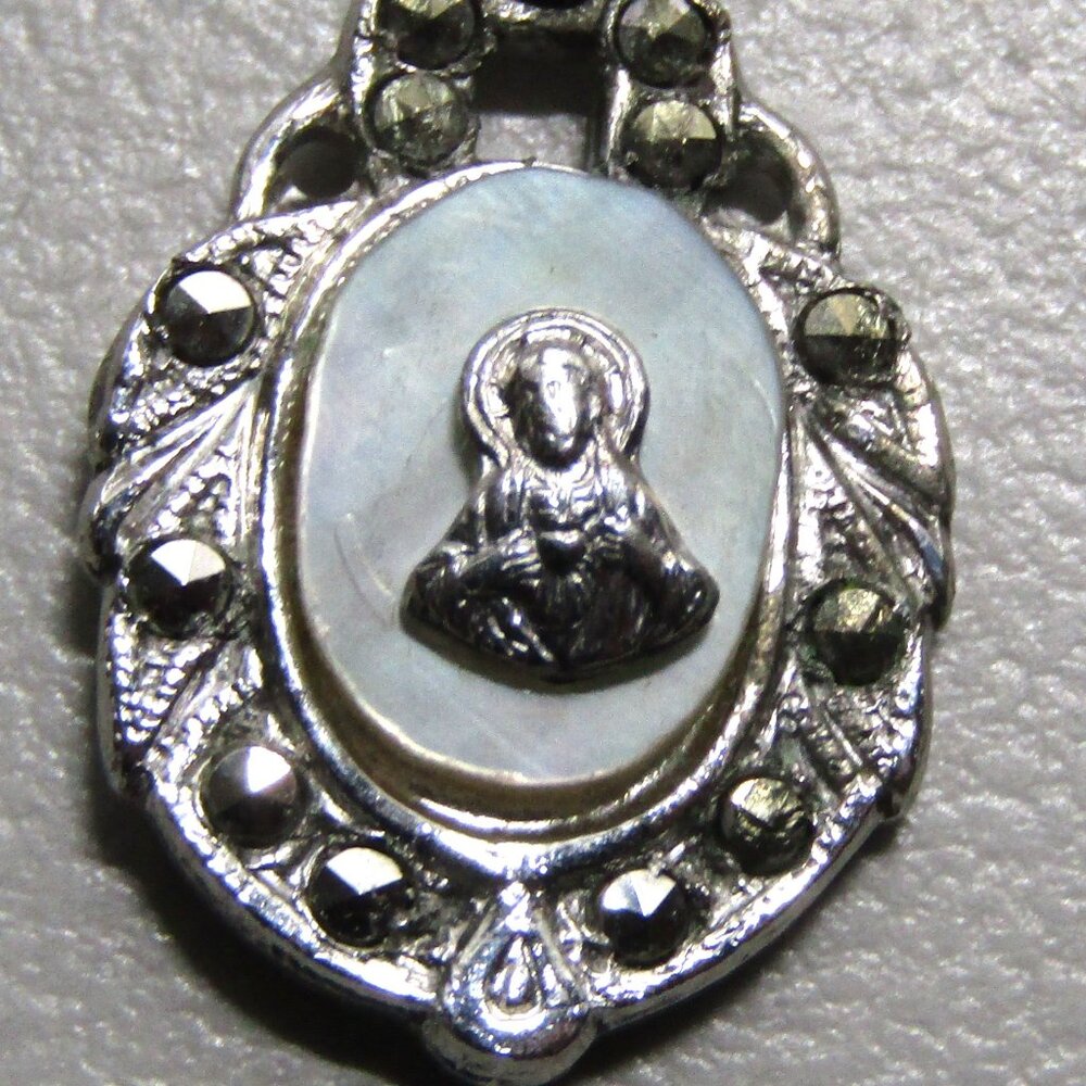 Vintage Sterling silver Sacred Heart of Jesus MEDAL charm pendant MOP 1.85 GM